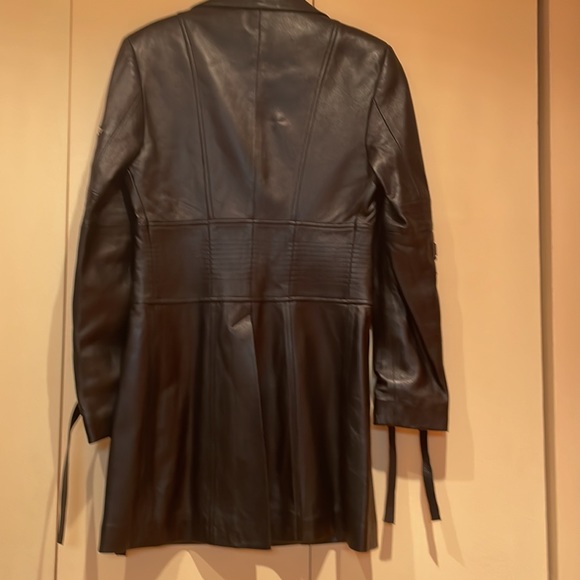 Leather jacket. - Picture 2 of 9